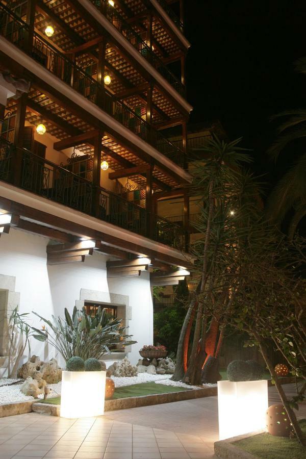 Hotel La Carolina Lloret de Mar Exterior foto